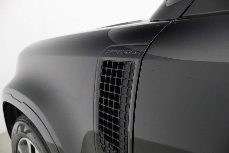 Used Land Rover Defender 2024 for sale - 78025619: Photo 41