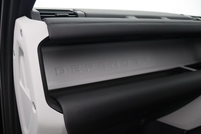 Used Land Rover Defender 2024 for sale - 78025619: Photo 44