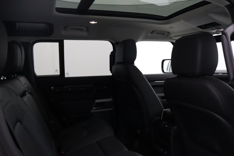 Used Land Rover Defender 2024 for sale - 78025619: Photo 45