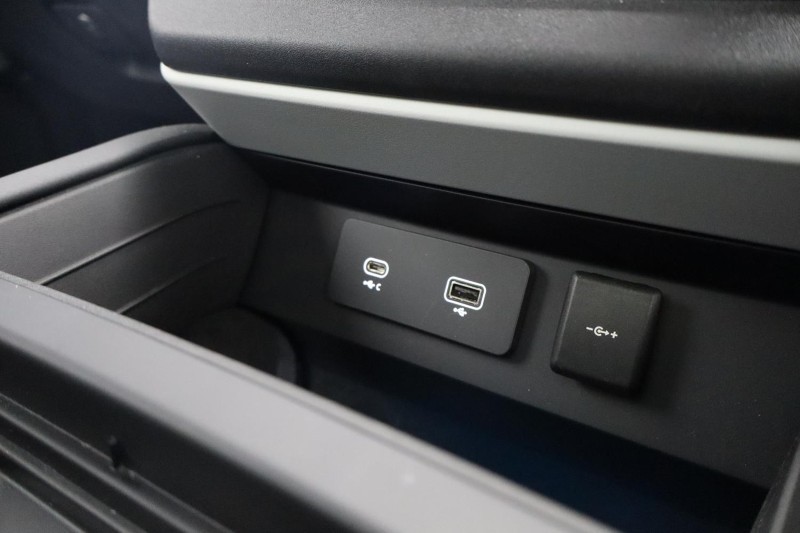 Used Land Rover Defender 2024 for sale - 78025619: Photo 53