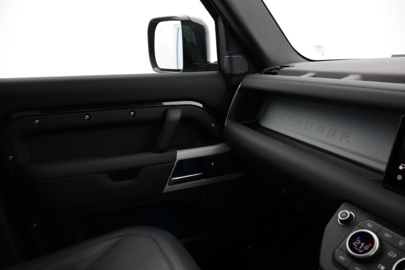 Used Land Rover Defender 2024 for sale - 78025619: Photo 63