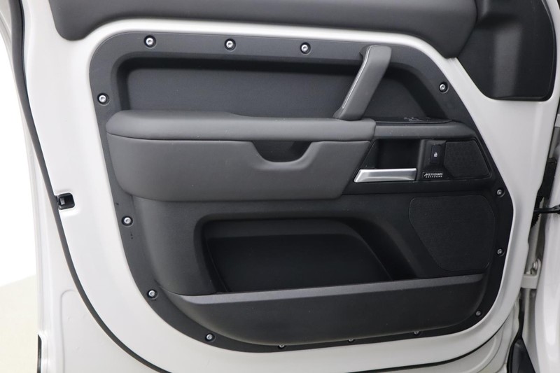 Used Land Rover Defender 2025 for sale - 77258397: Photo 24