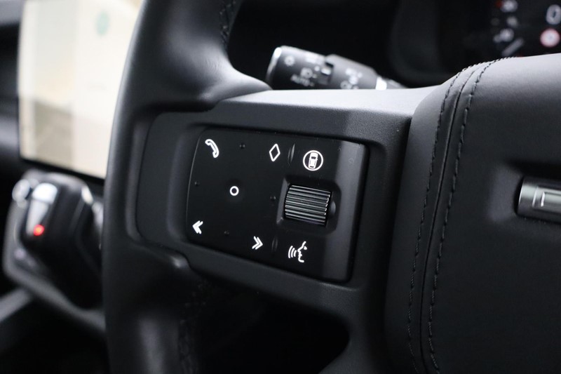 Used Land Rover Defender 2025 for sale - 77258397: Photo 33