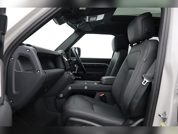 Used Land Rover Defender 2025 for sale - 77258397: Photo