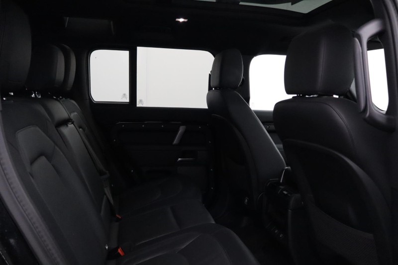 Used Land Rover Defender 2023 for sale - 77848216: Photo 32