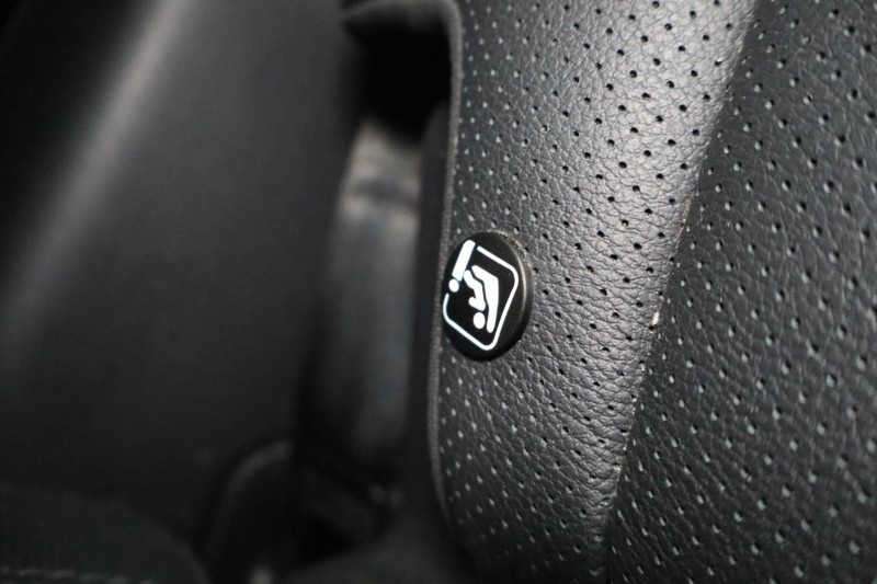 Used Land Rover Defender 2023 for sale - 77848216: Photo 39