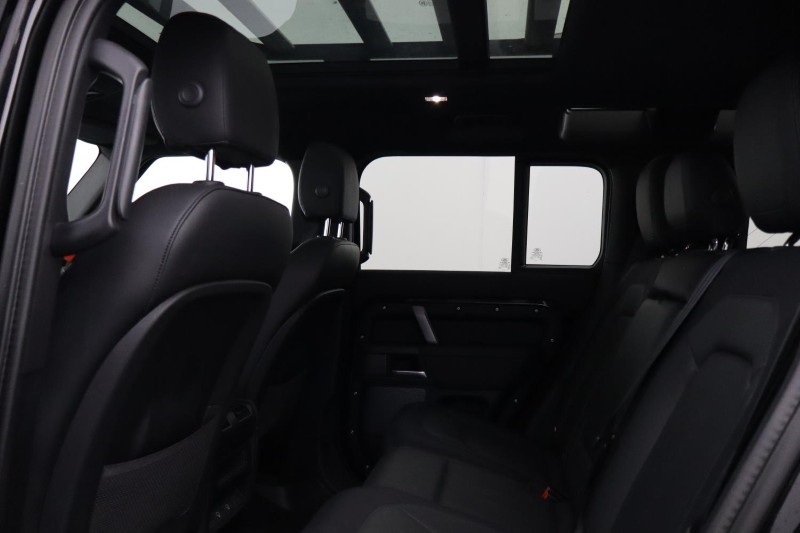 Used Land Rover Defender 2023 for sale - 77848216: Photo 4