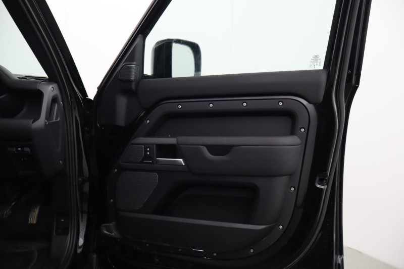 Used Land Rover Defender 2023 for sale - 77848216: Photo 40