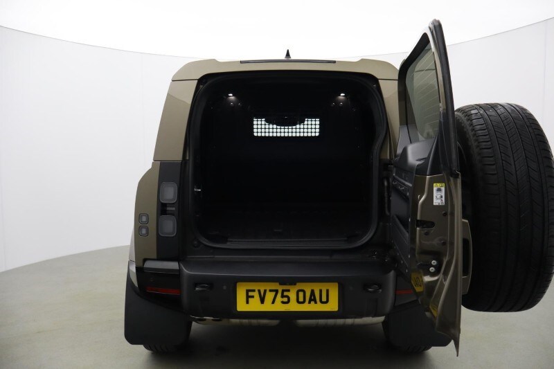 Used Land Rover Defender 2026 for sale - 77915603: Photo 10