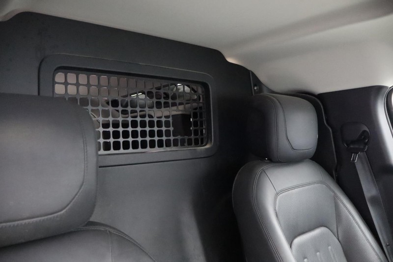 Used Land Rover Defender 2022 for sale - 77997062: Photo 4