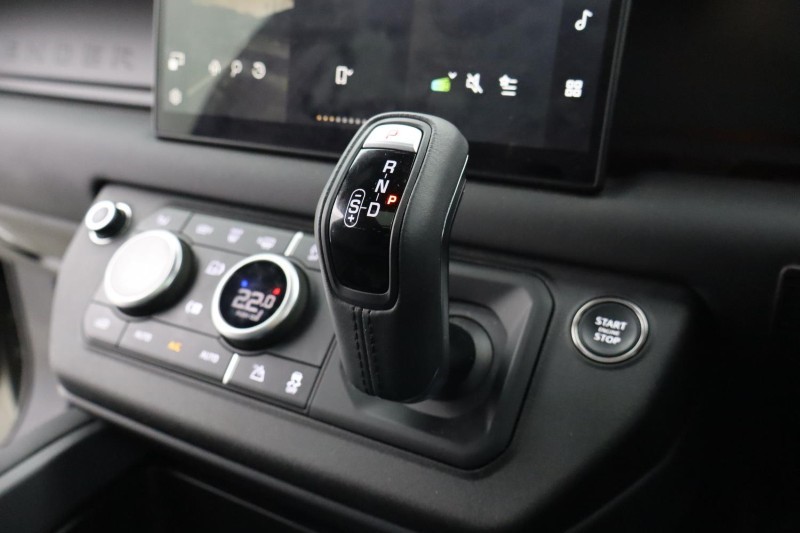 Used Land Rover Defender 2025 for sale - 76980854: Photo 13