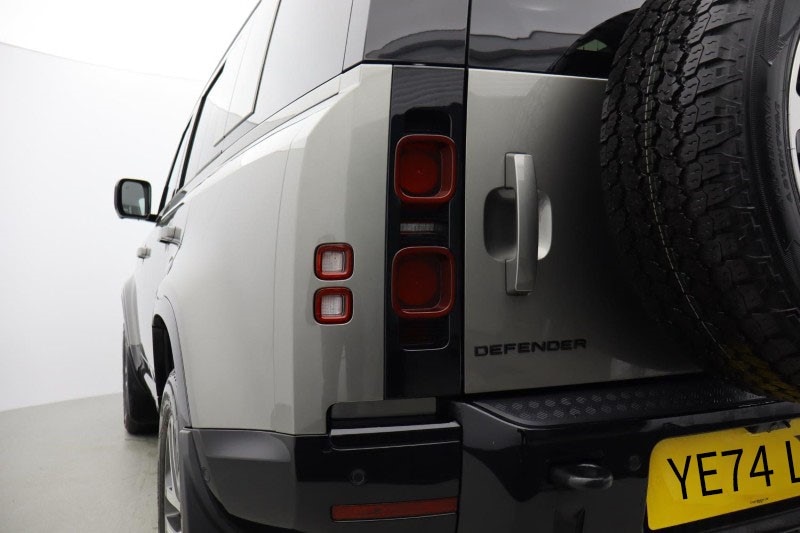 Used Land Rover Defender 2025 for sale - 76980854: Photo 19