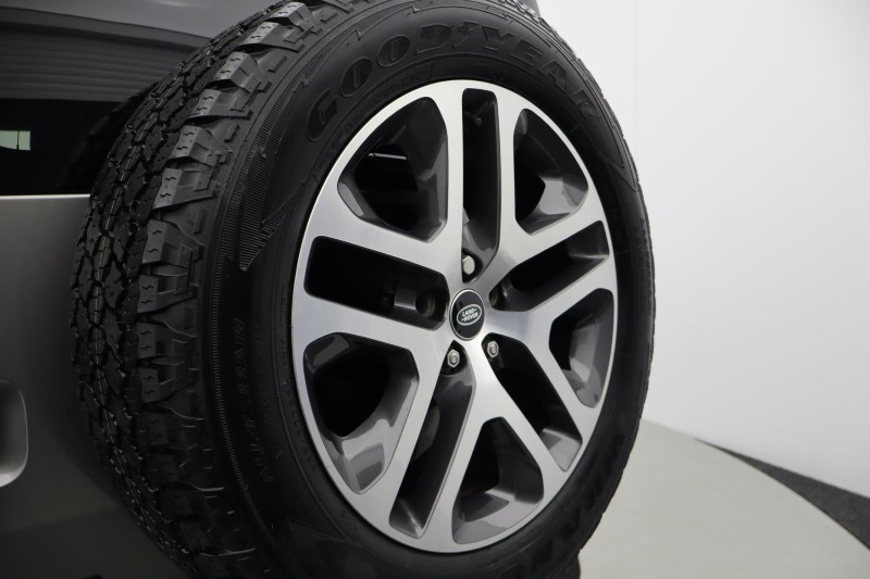 Used Land Rover Defender 2025 for sale - 76980854: Photo 24