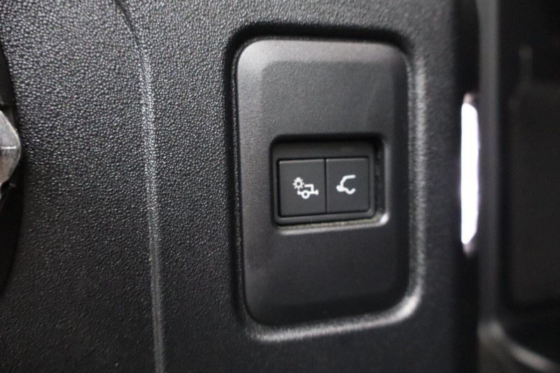 Used Land Rover Defender 2025 for sale - 76980854: Photo 27