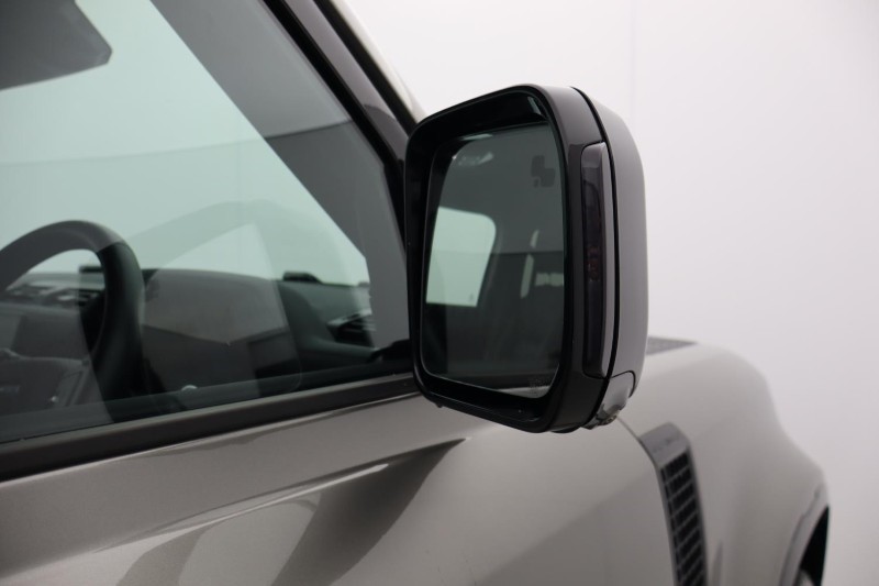 Used Land Rover Defender 2025 for sale - 76980854: Photo 32