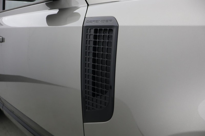 Used Land Rover Defender 2025 for sale - 76980854: Photo 33