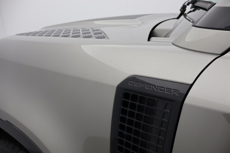 Used Land Rover Defender 2025 for sale - 76980854: Photo 37