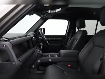 Used Land Rover Defender 2025 for sale - 76980854: Photo