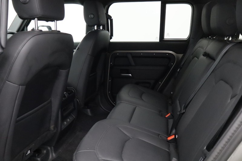 Used Land Rover Defender 2025 for sale - 76980854: Photo 4