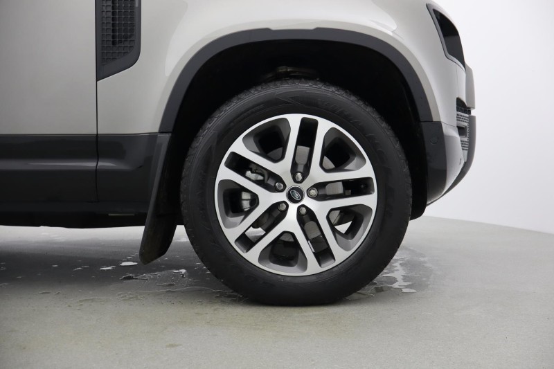 Used Land Rover Defender 2025 for sale - 76980854: Photo 8