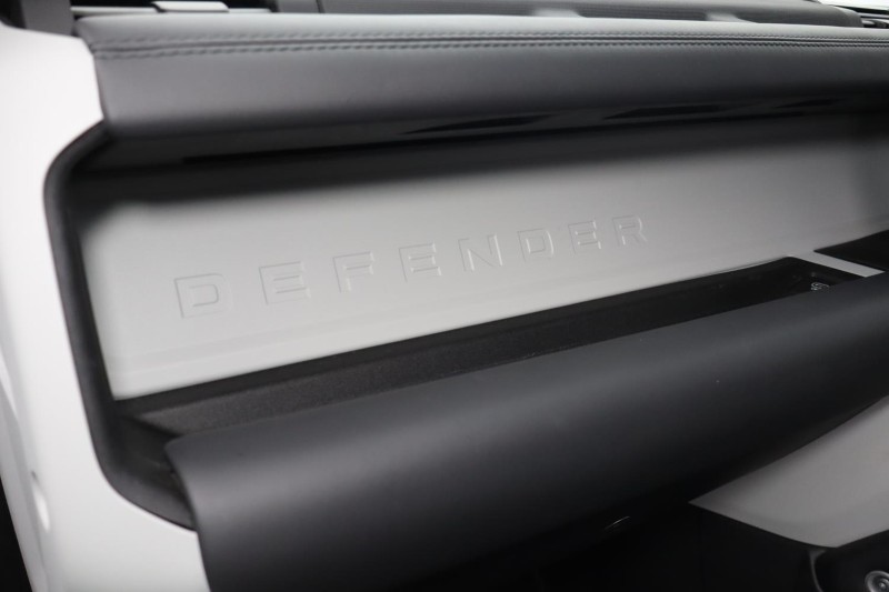 Used Land Rover Defender 2023 for sale - 76980881: Photo 24
