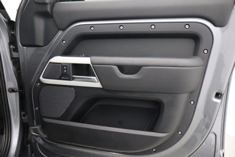 Used Land Rover Defender 2023 for sale - 76980881: Photo 25