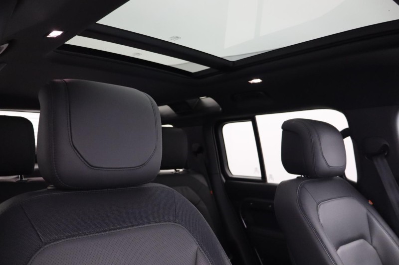 Used Land Rover Defender 2023 for sale - 76980881: Photo 28