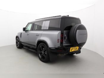 Used Land Rover Defender 2023 for sale - 76980881: Photo