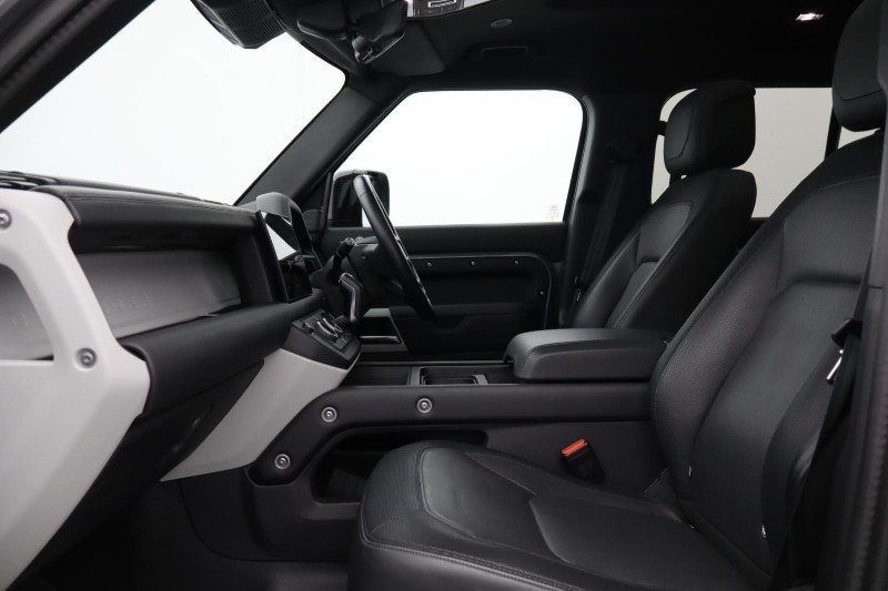 Used Land Rover Defender 2023 for sale - 76980881: Photo 3