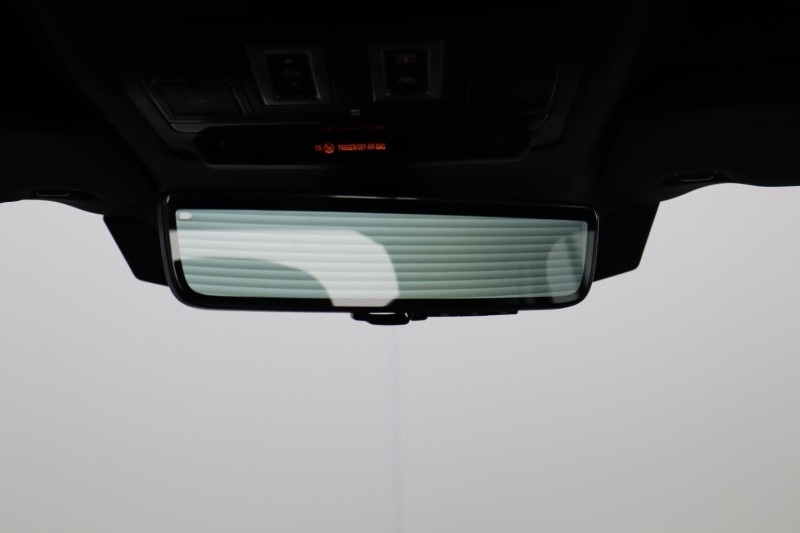 Used Land Rover Defender 2023 for sale - 76980881: Photo 32