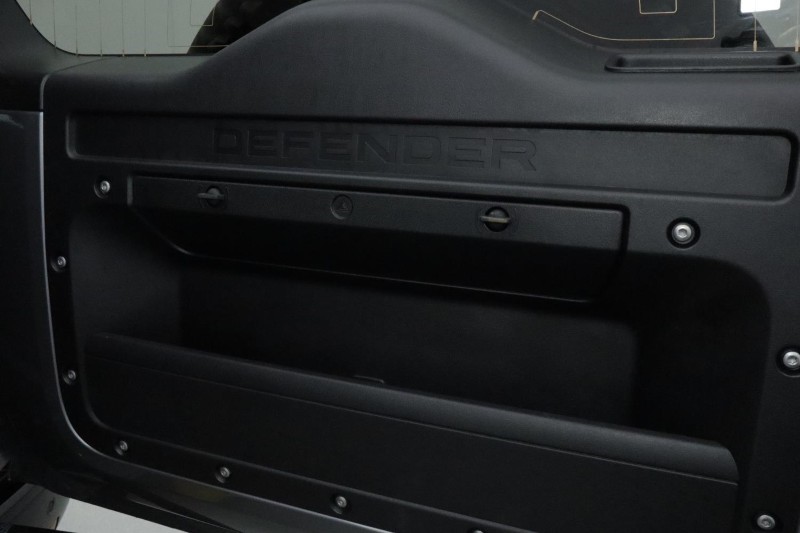 Used Land Rover Defender 2023 for sale - 76980881: Photo 37