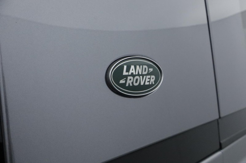Used Land Rover Defender 2023 for sale - 76980881: Photo 40