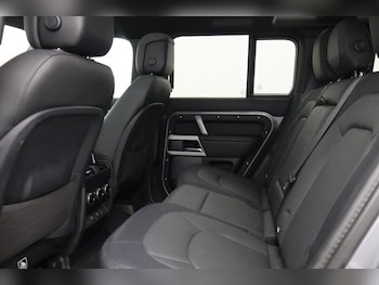 Used Land Rover Defender 2023 for sale - 76980881: Photo