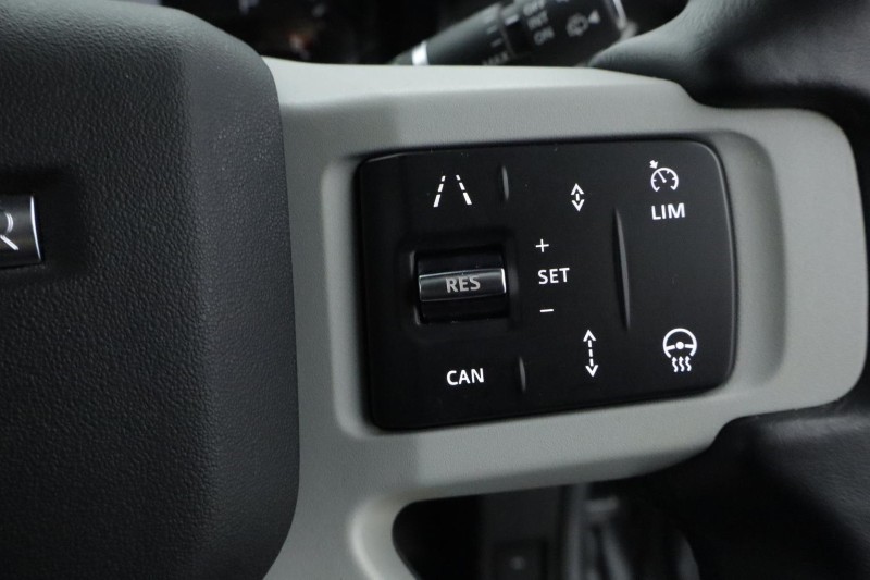 Used Land Rover Defender 2023 for sale - 76980881: Photo 56