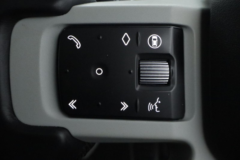 Used Land Rover Defender 2023 for sale - 76980881: Photo 57