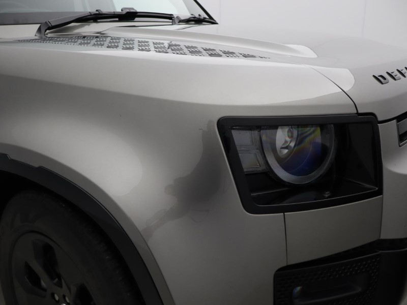 Used Land Rover Defender 2024 for sale - 77690965: Photo 17