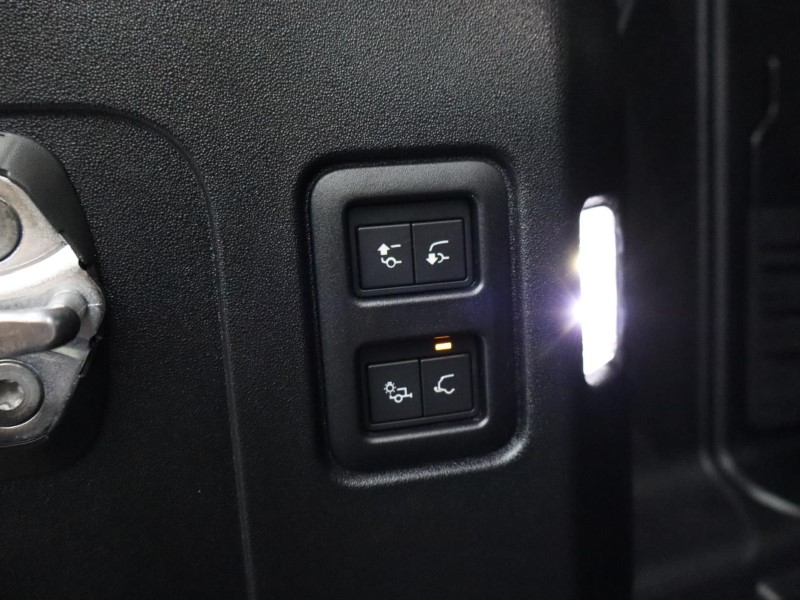 Used Land Rover Defender 2024 for sale - 77690965: Photo 27