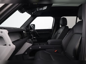 Used Land Rover Defender 2023 for sale - 78817579: Photo
