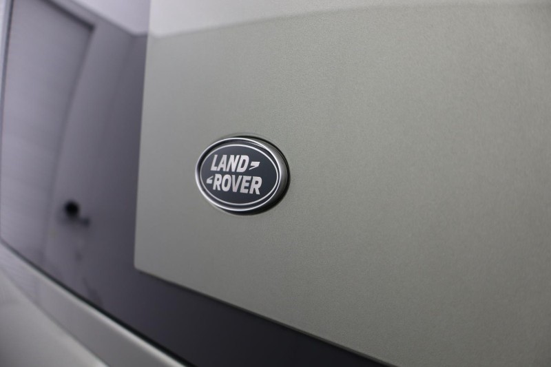 Used Land Rover Defender 2021 for sale - 76981718: Photo 25