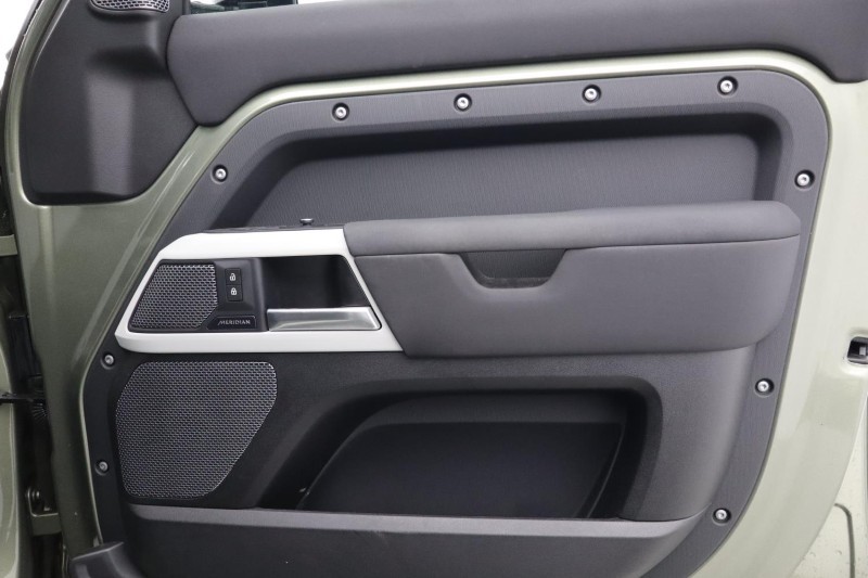 Used Land Rover Defender 2021 for sale - 76981718: Photo 26