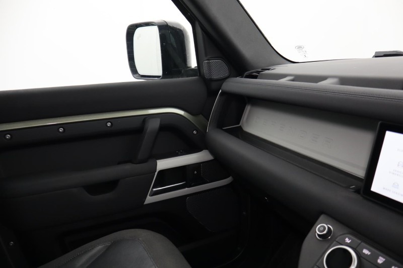 Used Land Rover Defender 2021 for sale - 76981718: Photo 46