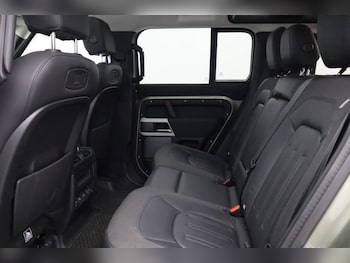 Used Land Rover Defender 2021 for sale - 76981718: Photo