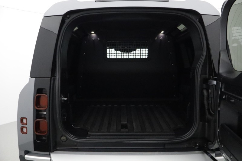 Used Land Rover Defender 2023 for sale - 76981807: Photo 10