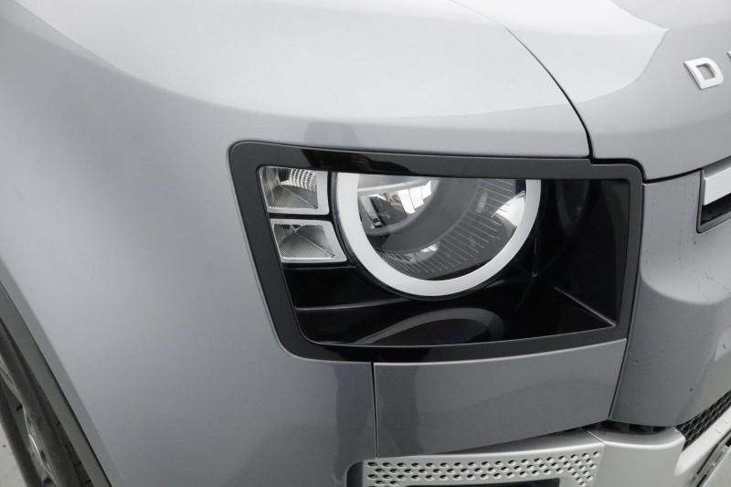 Used Land Rover Defender 2023 for sale - 76981807: Photo 17