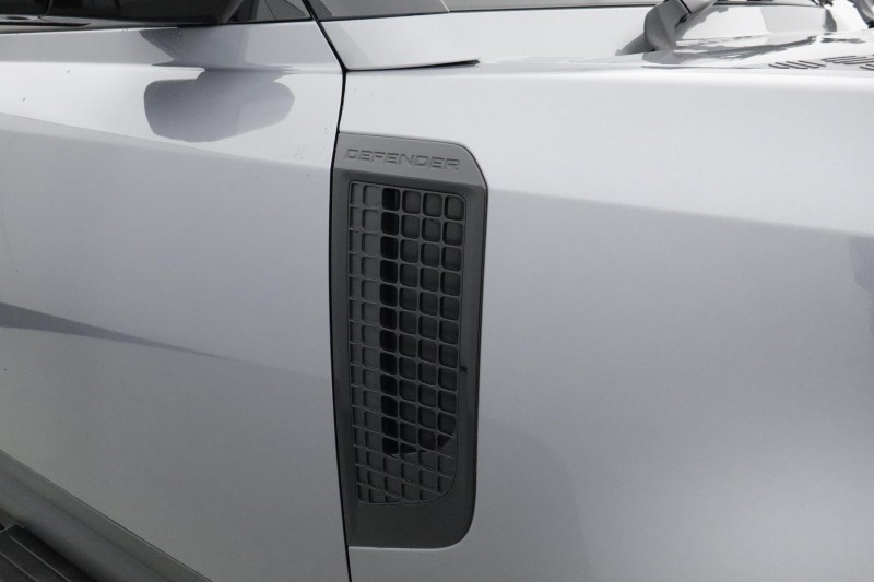 Used Land Rover Defender 2023 for sale - 76981807: Photo 21