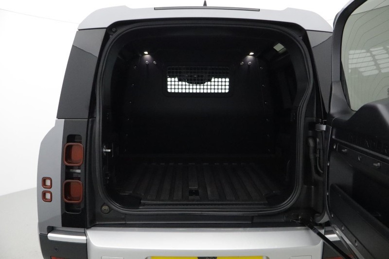 Used Land Rover Defender 2023 for sale - 76981807: Photo 30