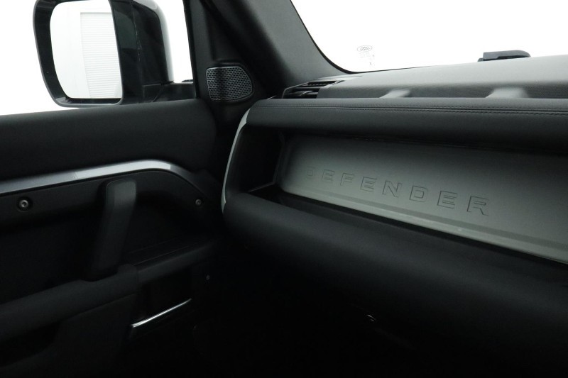 Used Land Rover Defender 2023 for sale - 76981807: Photo 53