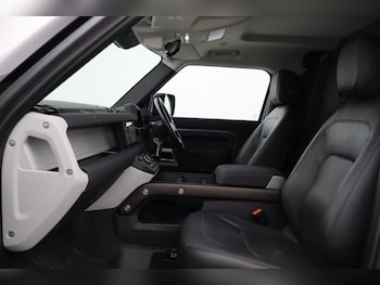 Used Land Rover Defender 2023 for sale - 79127448: Photo
