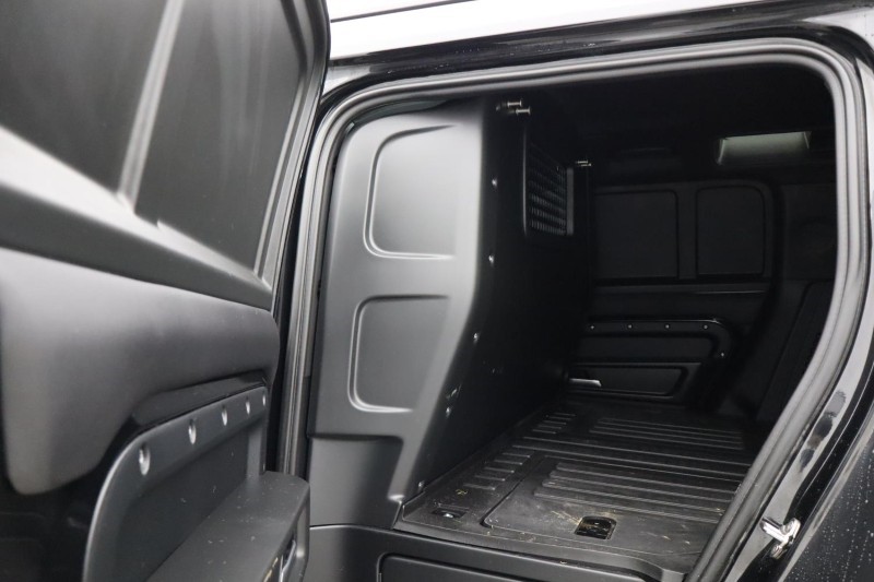 Used Land Rover Defender 2023 for sale - 77285833: Photo 29