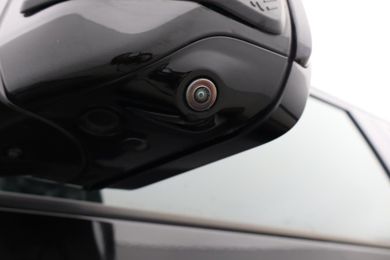 Used Land Rover Defender 2023 for sale - 77285833: Photo 32